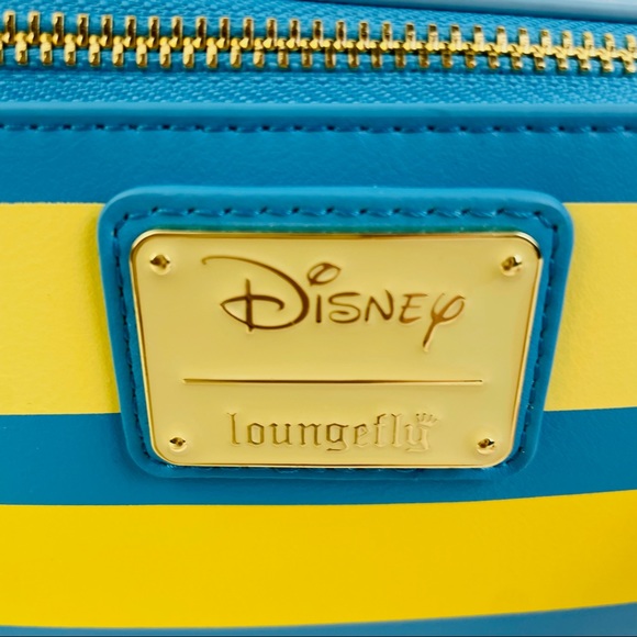 Loungefly Disney Princess Snow White Cosplay Cake Crossbody Bag Purse WDTB2465 - Picture 8 of 8